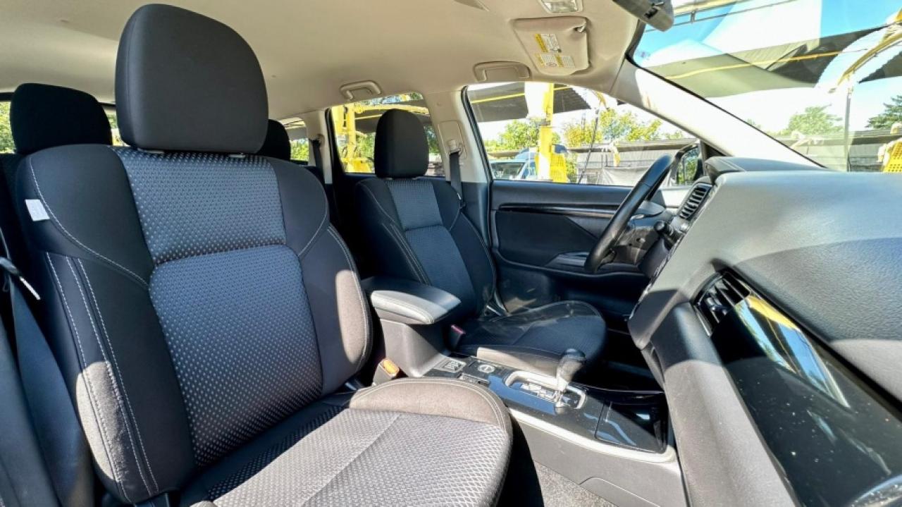 2019 Mitsubishi Outlander * 4X4 * NO ACCIDENTS ES Photo