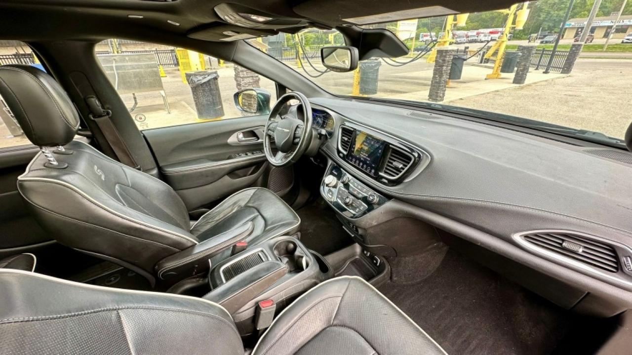 2019 Chrysler Pacifica * NO ACCIDENTS * 7 PASSANGER " Photo