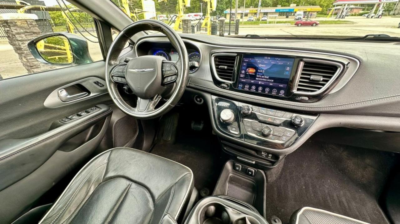 2019 Chrysler Pacifica * NO ACCIDENTS * 7 PASSANGER " Photo