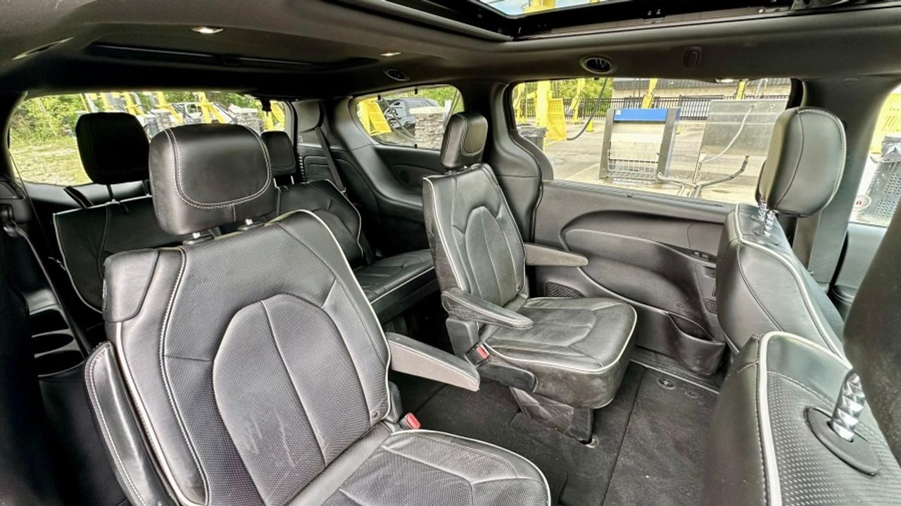 2019 Chrysler Pacifica * NO ACCIDENTS * 7 PASSANGER " Photo