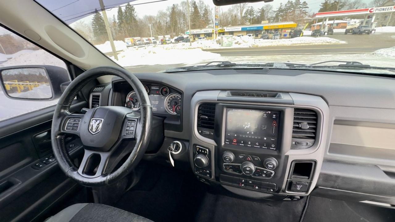 2019 RAM 1500 Classic * 4X4 * NO ACCIDENTS " Photo3