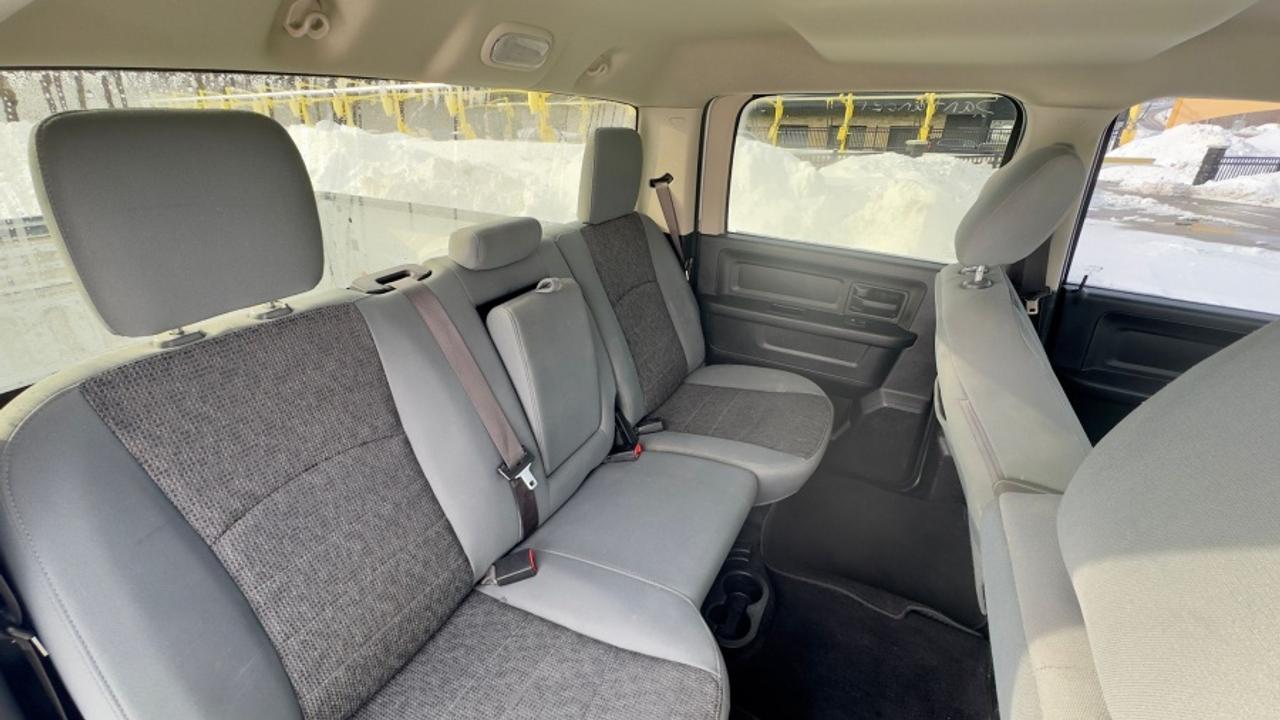 2019 RAM 1500 Classic * 4X4 * NO ACCIDENTS " Photo4