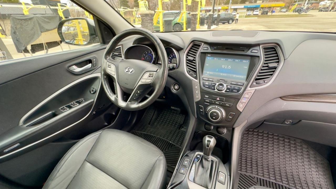 2014 Hyundai Santa Fe * XL * 7 SEATER " Photo