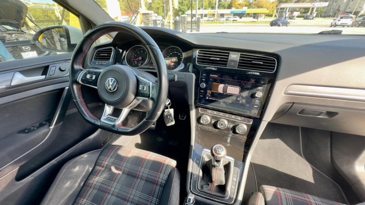 2018 Volkswagen Golf GTI * ONE OWNER * NO ACCIDENTS ONE OWNER | NO ACCIDENTS Photo4