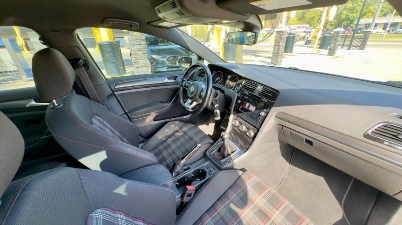 2018 Volkswagen Golf GTI * ONE OWNER * NO ACCIDENTS ONE OWNER | NO ACCIDENTS Photo
