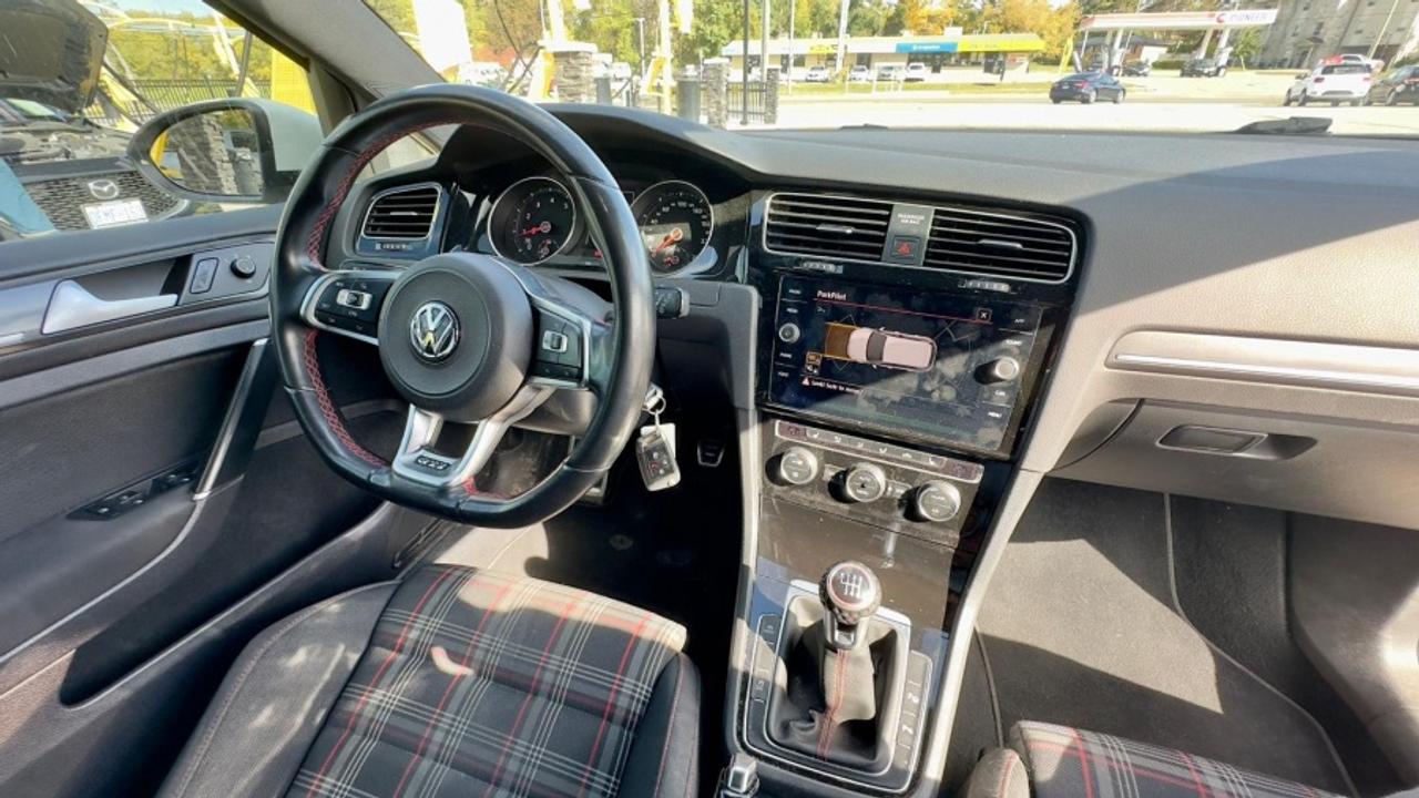 2018 Volkswagen Golf GTI * ONE OWNER * NO ACCIDENTS ONE OWNER | NO ACCIDENTS Photo
