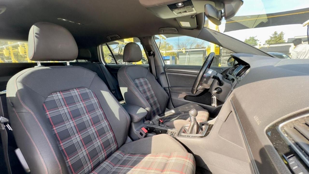 2018 Volkswagen Golf GTI * ONE OWNER * NO ACCIDENTS ONE OWNER | NO ACCIDENTS Photo