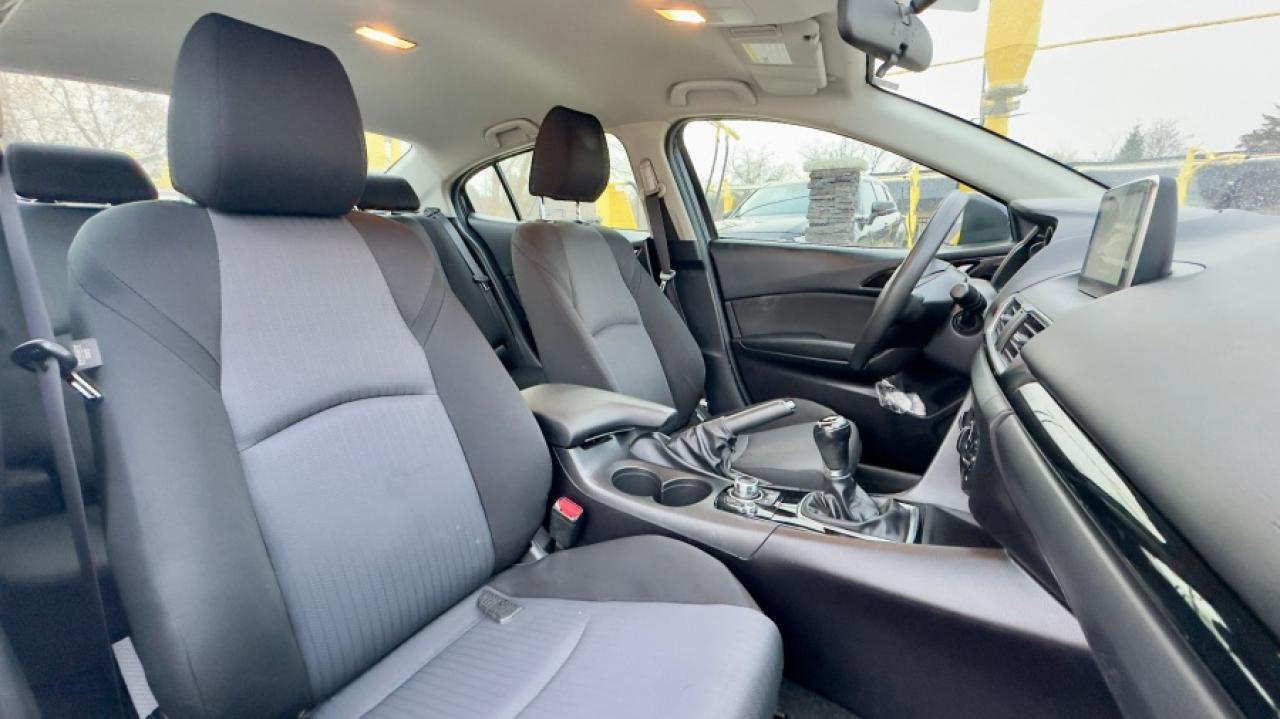 2016 Mazda MAZDA3 * LOW KM * MUST SEE I SPORT Photo