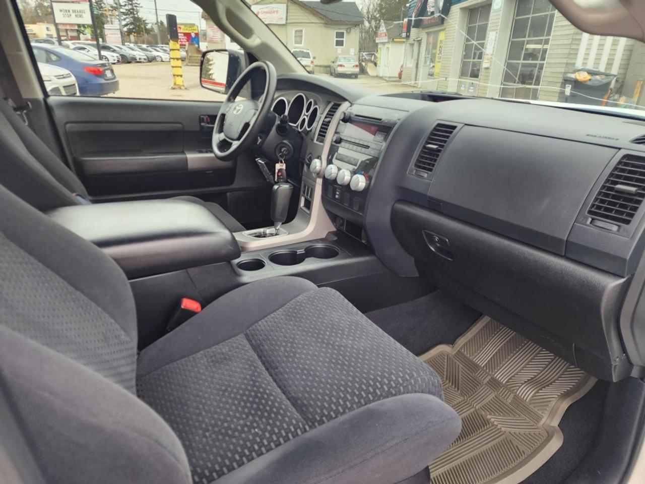 2013 Toyota Tundra * LOW KM * NO ACCIDENTS * 4X4 GRADE Photo