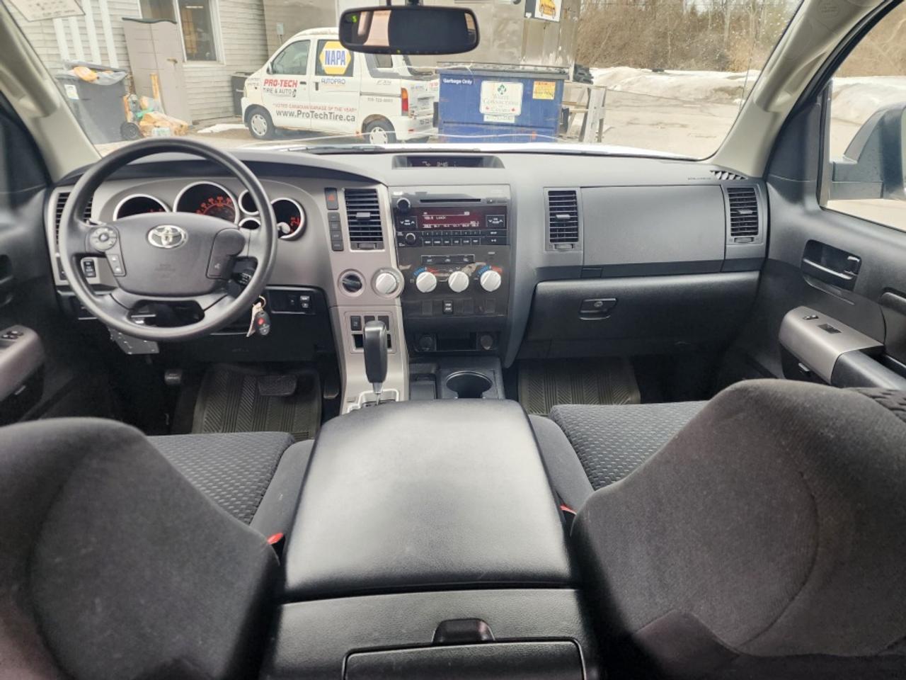 2013 Toyota Tundra * LOW KM * NO ACCIDENTS * 4X4 GRADE Photo