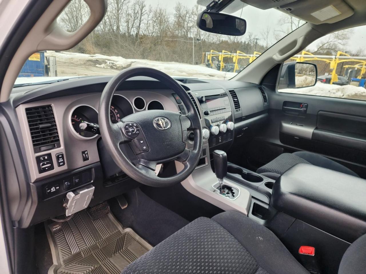 2013 Toyota Tundra * LOW KM * NO ACCIDENTS * 4X4 GRADE Photo