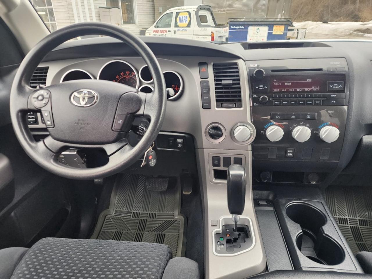 2013 Toyota Tundra * LOW KM * NO ACCIDENTS * 4X4 GRADE Photo