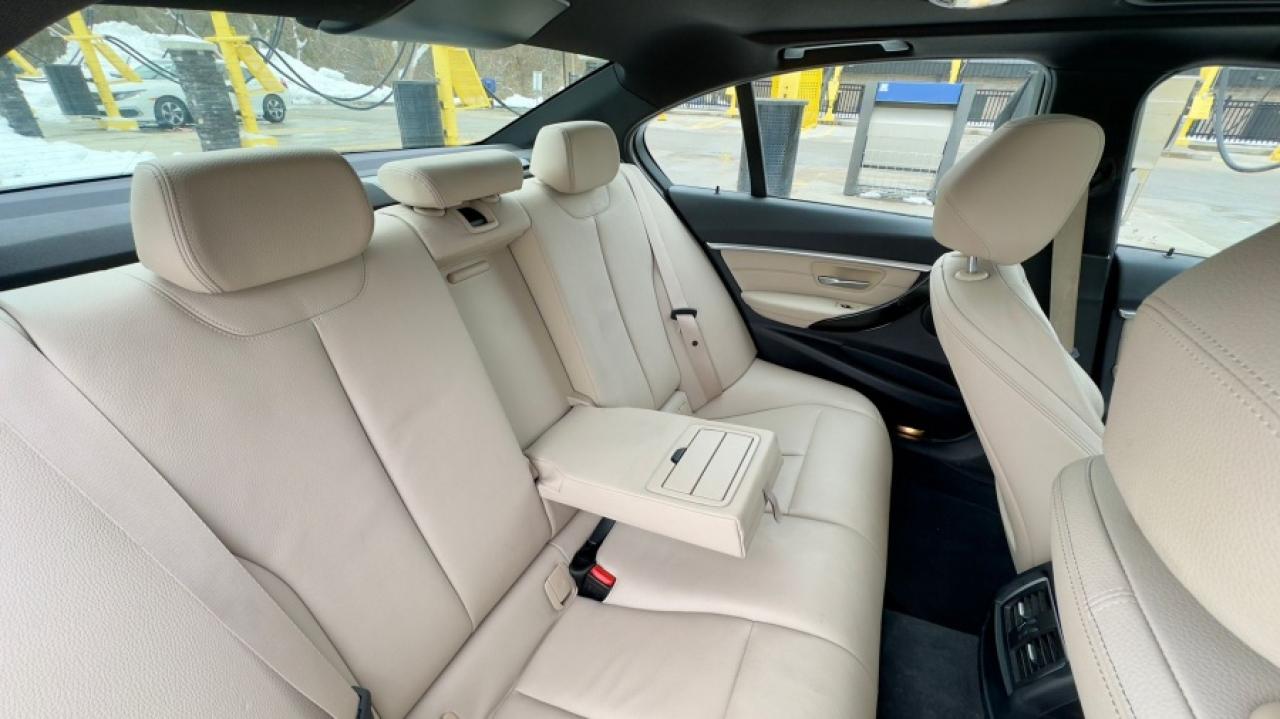 2017 BMW 3 Series * AWD * MUST SEE ! 330I XDRIVE Photo