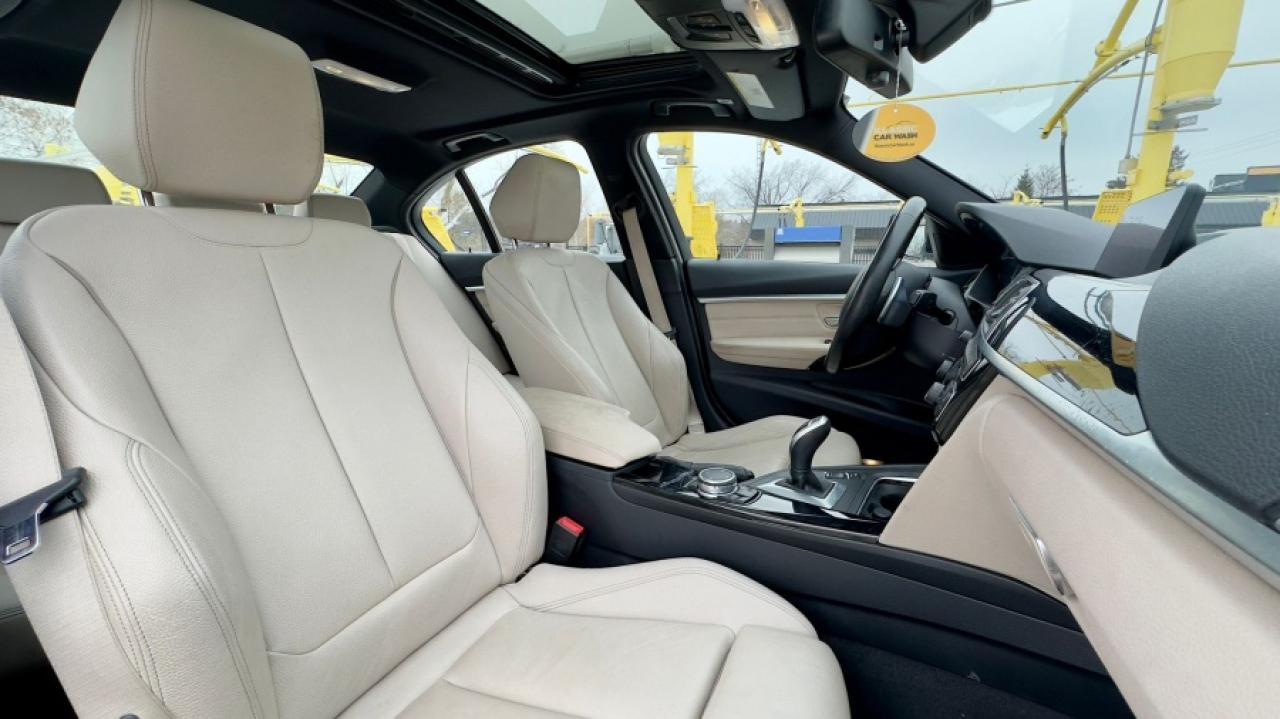 2017 BMW 3 Series * AWD * MUST SEE ! 330I XDRIVE Photo