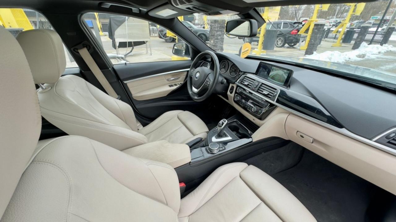 2017 BMW 3 Series * AWD * MUST SEE ! 330I XDRIVE Photo