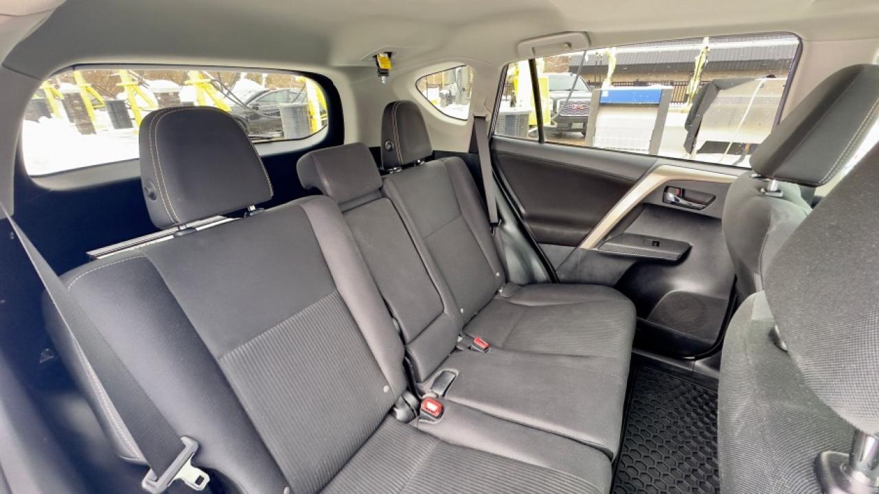 2014 Toyota RAV4 * AWD * XLE Photo