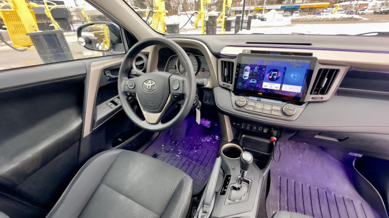 2014 Toyota RAV4 * AWD * XLE Photo