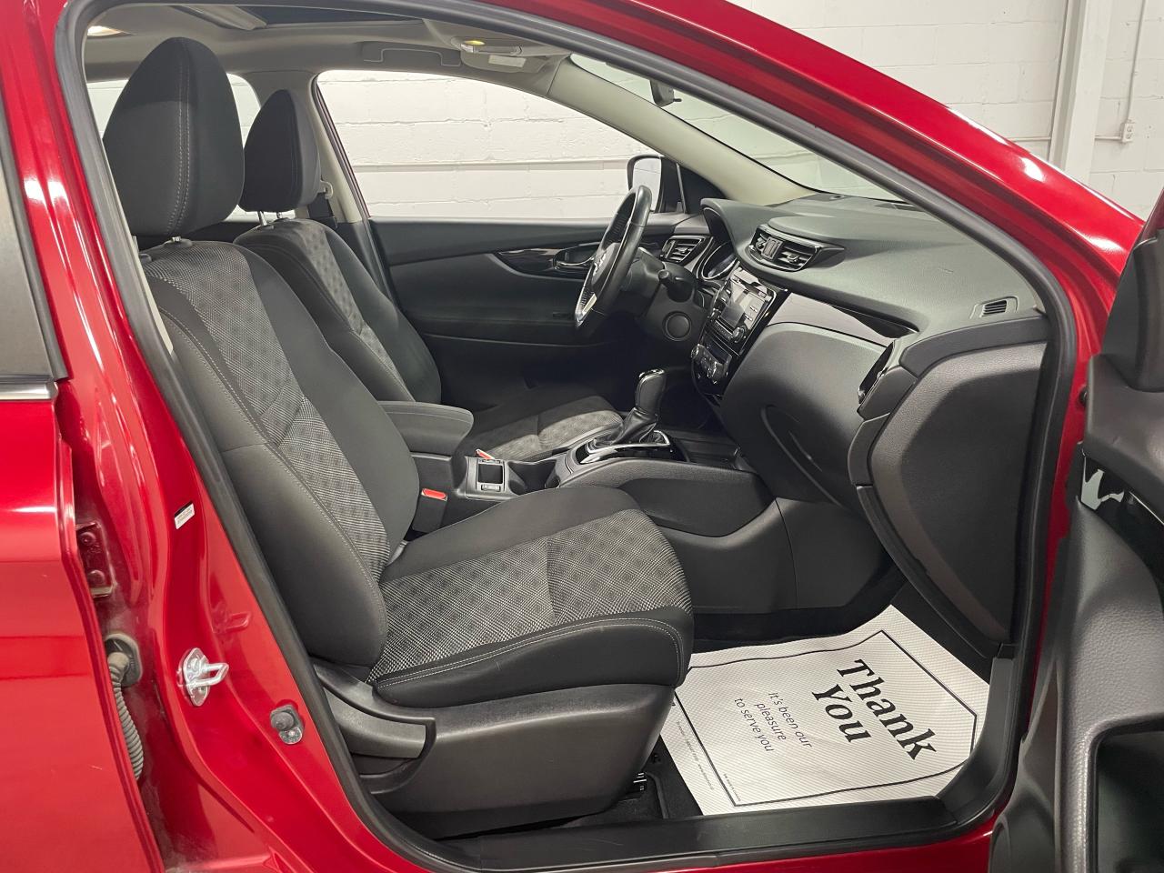 2017 Nissan Qashqai SV AWD Photo3