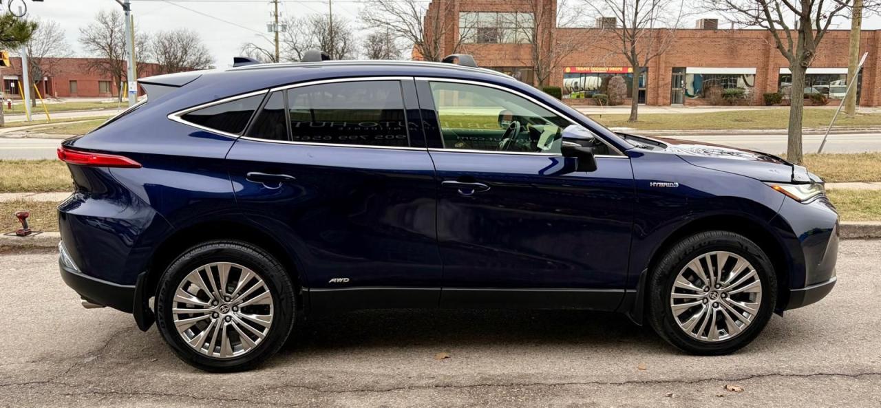 2021 Toyota Venza XLE AWD Photo4