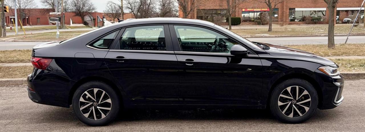 2025 Volkswagen Jetta Trendline Photo3