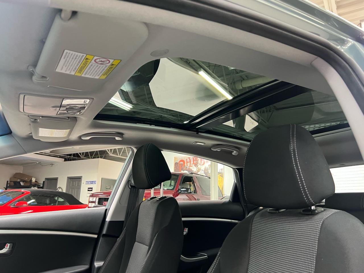 2014 Hyundai Elantra GT 5dr HB Auto GLS with Pano Roof Photo