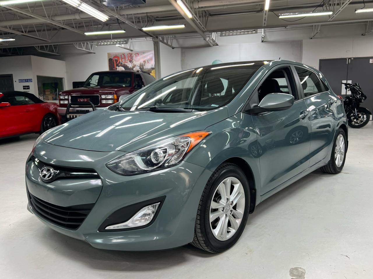 2014 Hyundai Elantra GT 5dr HB Auto GLS with Pano Roof Photo2