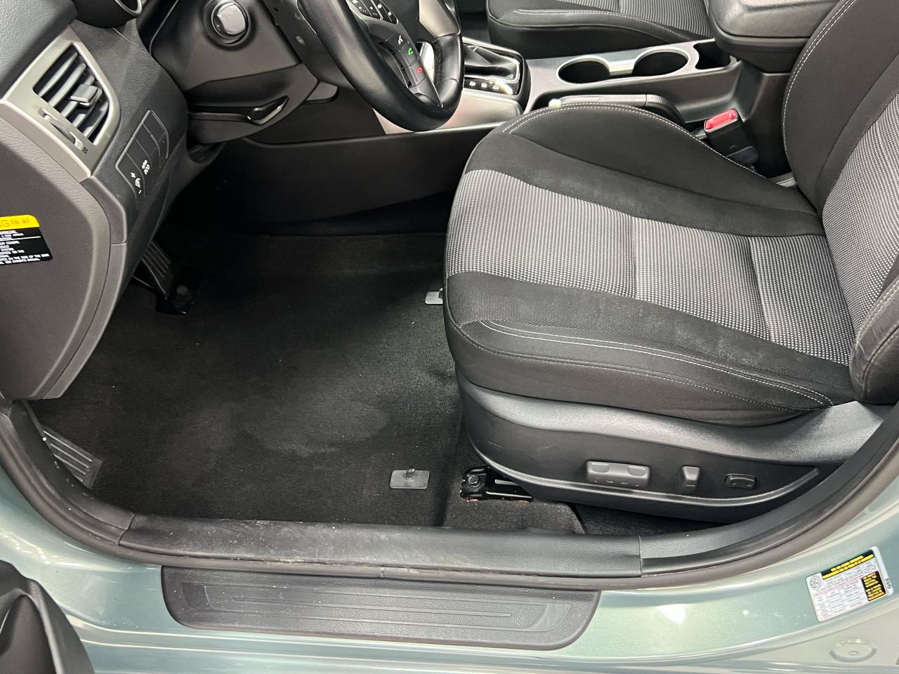 2014 Hyundai Elantra GT 5dr HB Auto GLS with Pano Roof Photo