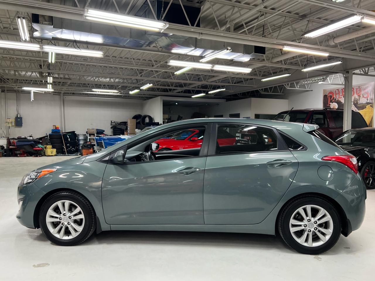 2014 Hyundai Elantra GT 5dr HB Auto GLS with Pano Roof Photo3