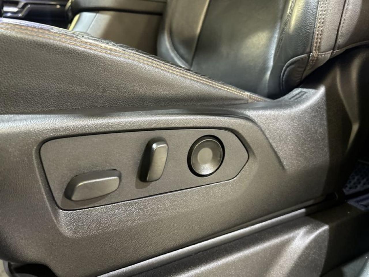 2022 GMC Sierra 1500 AT4 4x4 Crew | Sunroof | 360 Camera | Remote Start | Leather Seats Photo