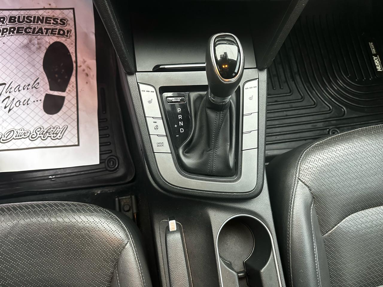 2017 Hyundai Elantra Limited ULTIMATE Photo