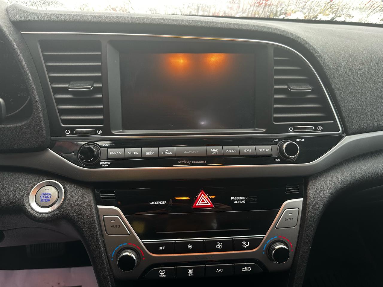 2017 Hyundai Elantra Limited ULTIMATE Photo