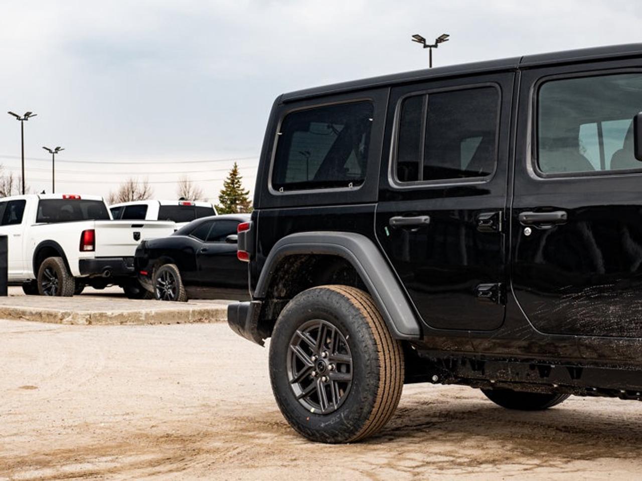 2026 Jeep Wrangler Sport S Photo