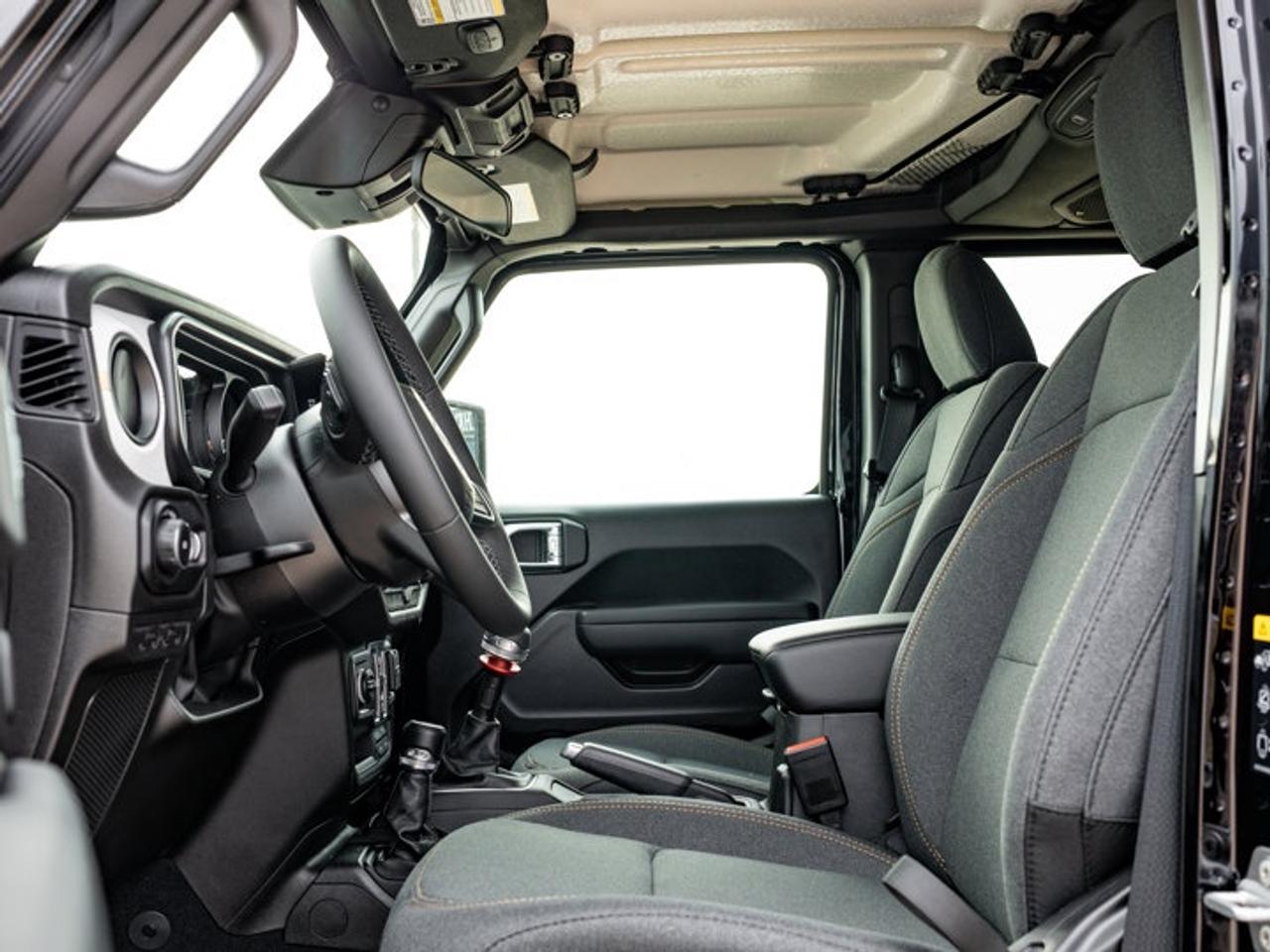 2026 Jeep Wrangler Sport S Photo