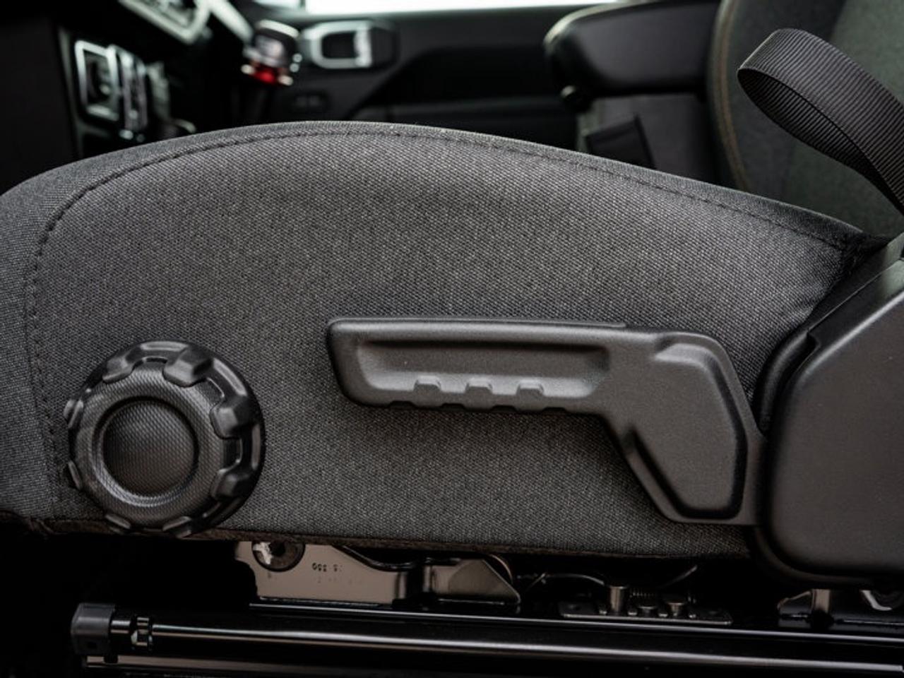 2026 Jeep Wrangler Sport S Photo