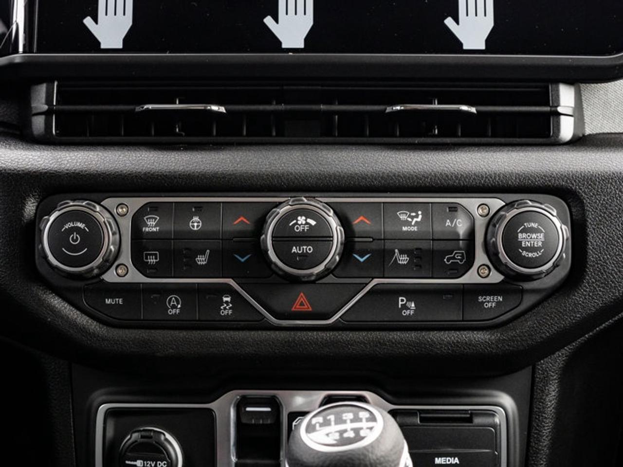 2026 Jeep Wrangler Sport S Photo