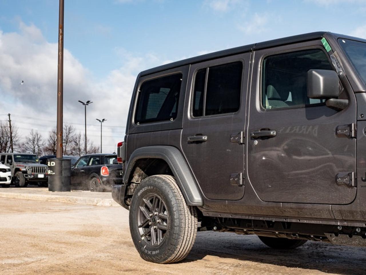 2026 Jeep Wrangler Sport S Photo