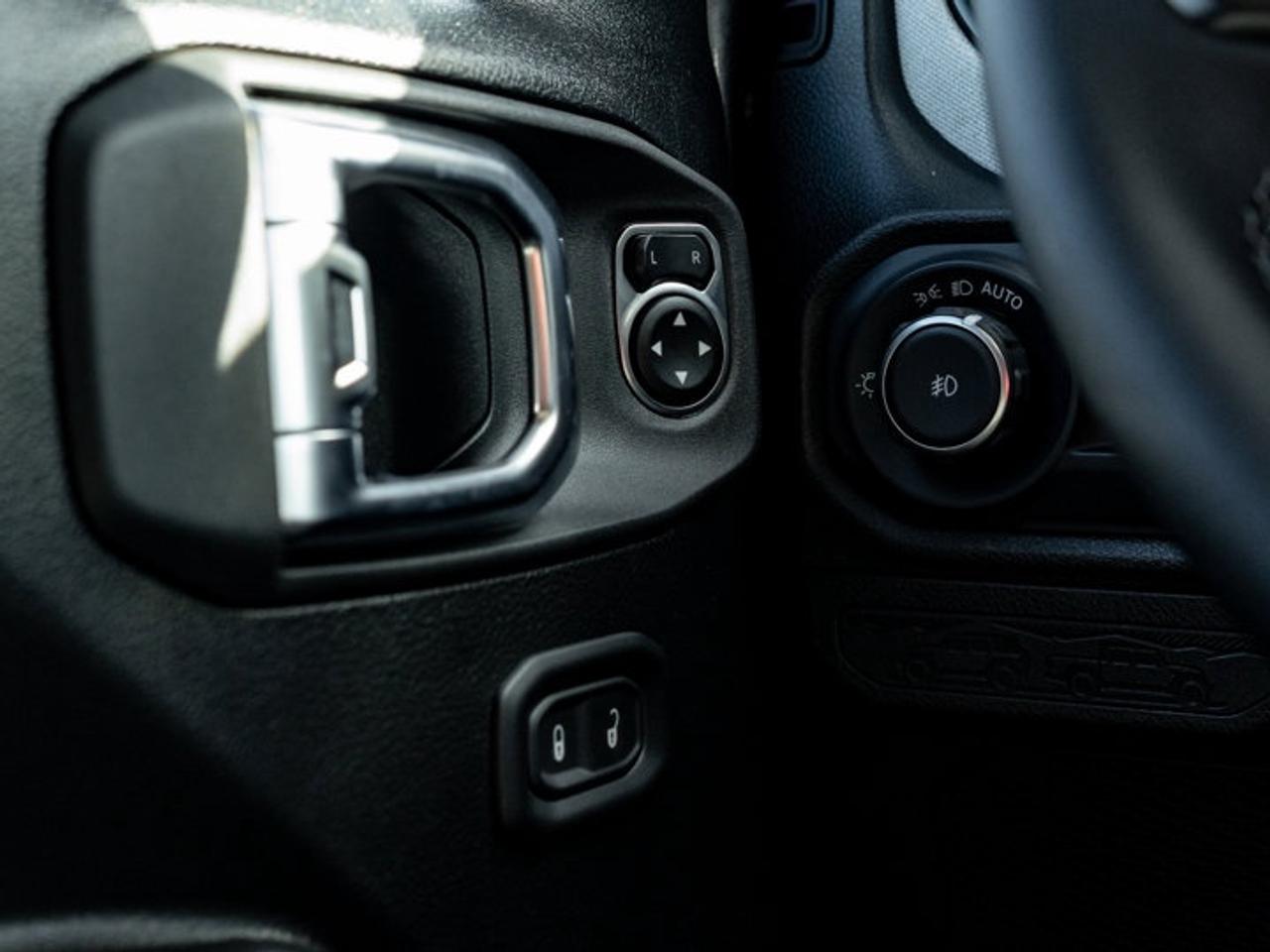 2026 Jeep Wrangler Sport S Photo