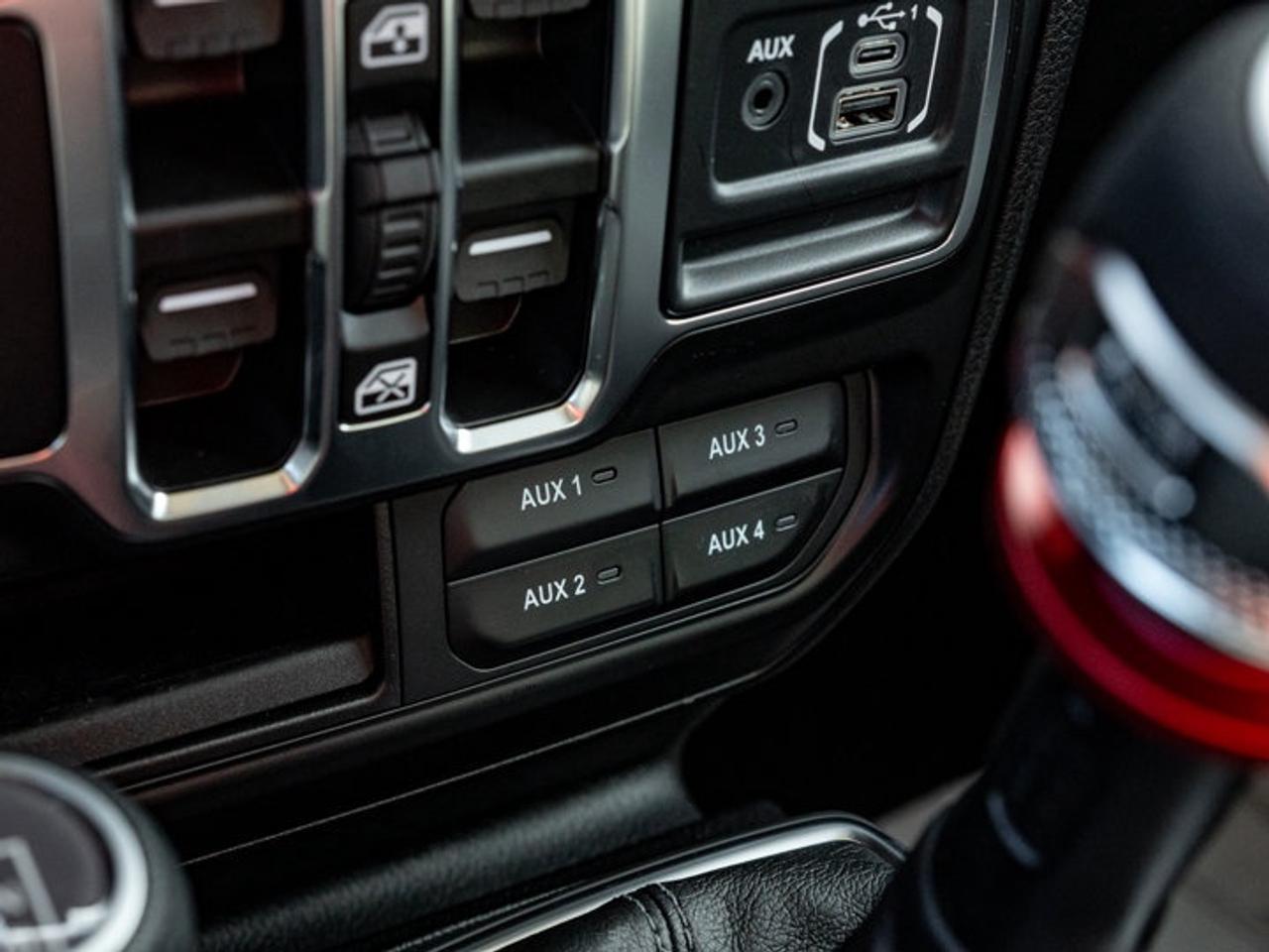 2026 Jeep Wrangler Sport S Photo