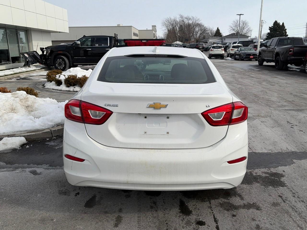 2018 Chevrolet Cruze Sedan LT (Automatic) Photo