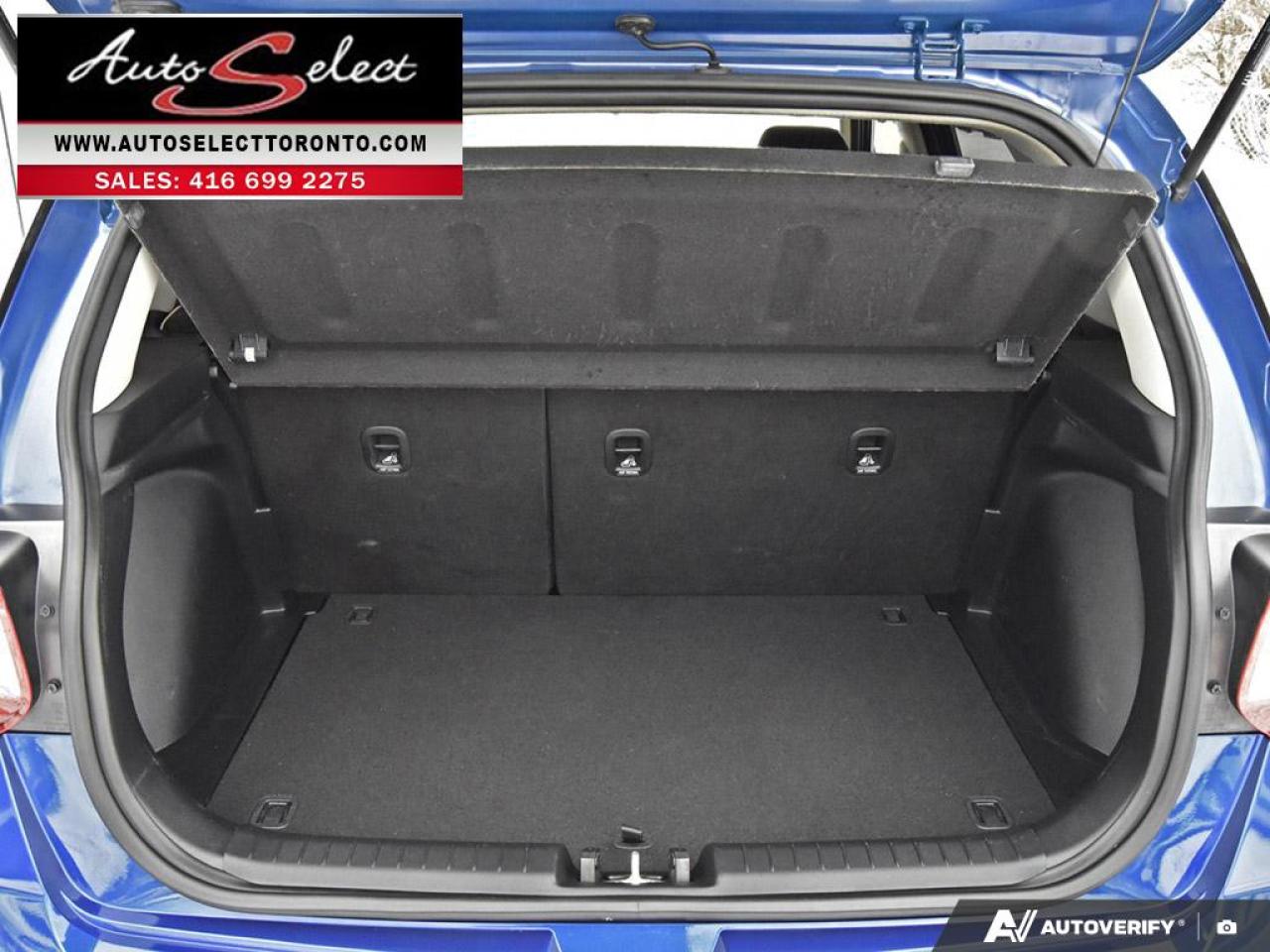 2020 Hyundai Venue Ultimate w/Black Interior (IVT) Sunroof - Apple Carplay - Clean Carfax Photo