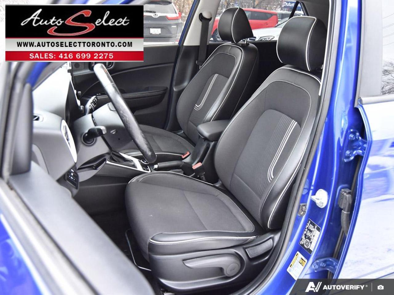 2020 Hyundai Venue Ultimate w/Black Interior (IVT) Sunroof - Apple Carplay - Clean Carfax Photo