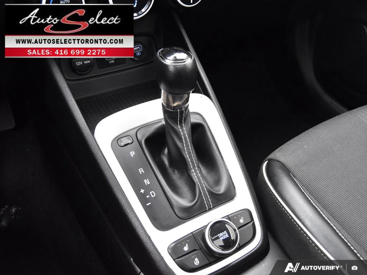 2020 Hyundai Venue Ultimate w/Black Interior (IVT) Sunroof - Apple Carplay - Clean Carfax Photo