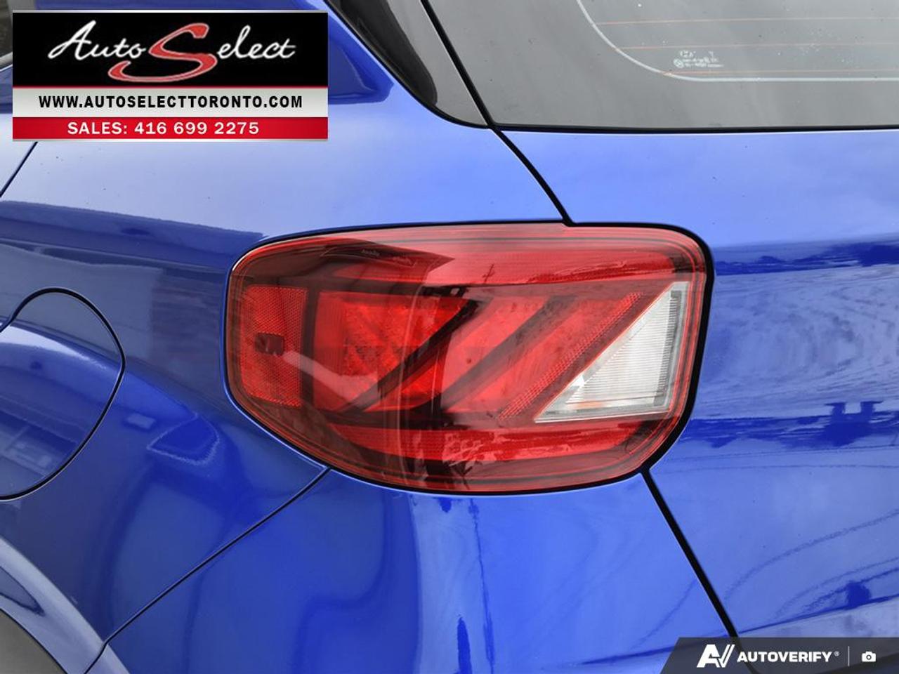 2020 Hyundai Venue Ultimate w/Black Interior (IVT) Sunroof - Apple Carplay - Clean Carfax Photo