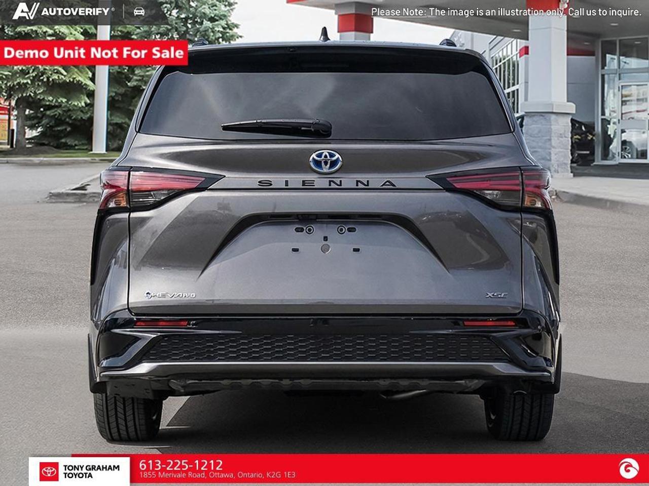 2026 Toyota Sienna XSE 7-Passenger Photo4