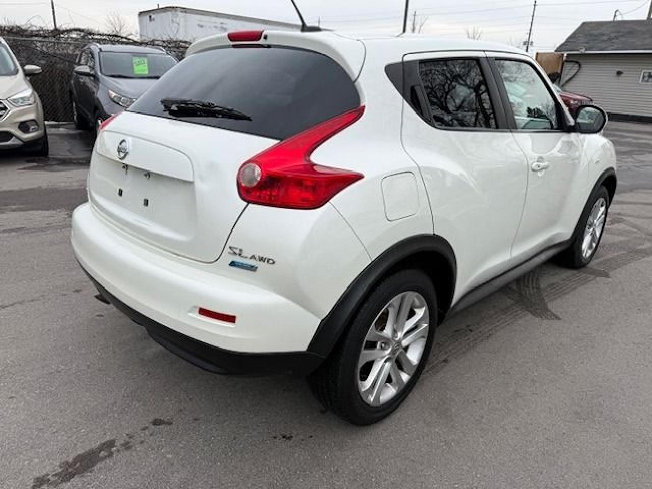 2014 Nissan Juke SL Photo3