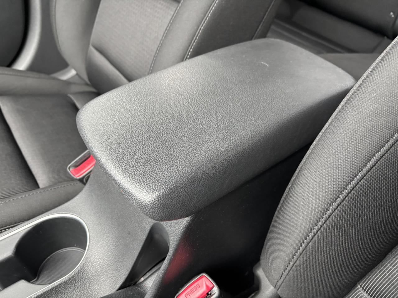 2018 Hyundai Elantra GL *CERTIFIED WITH WARRANTY*AUTO SHIFT* Photo