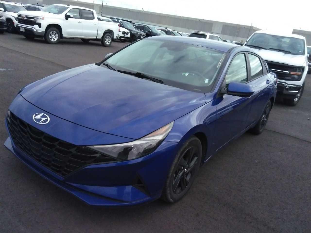 2022 Hyundai Elantra Preferred Photo0