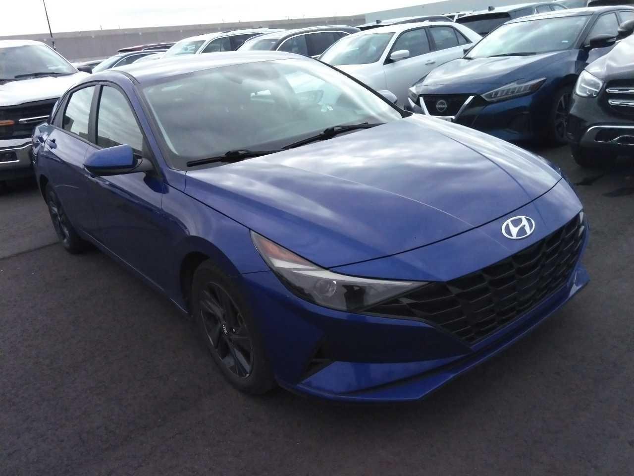 2022 Hyundai Elantra Preferred Photo2