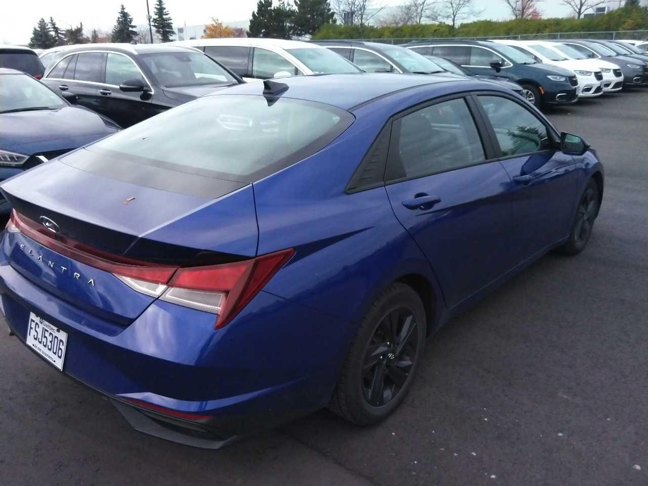 2022 Hyundai Elantra Preferred Photo3