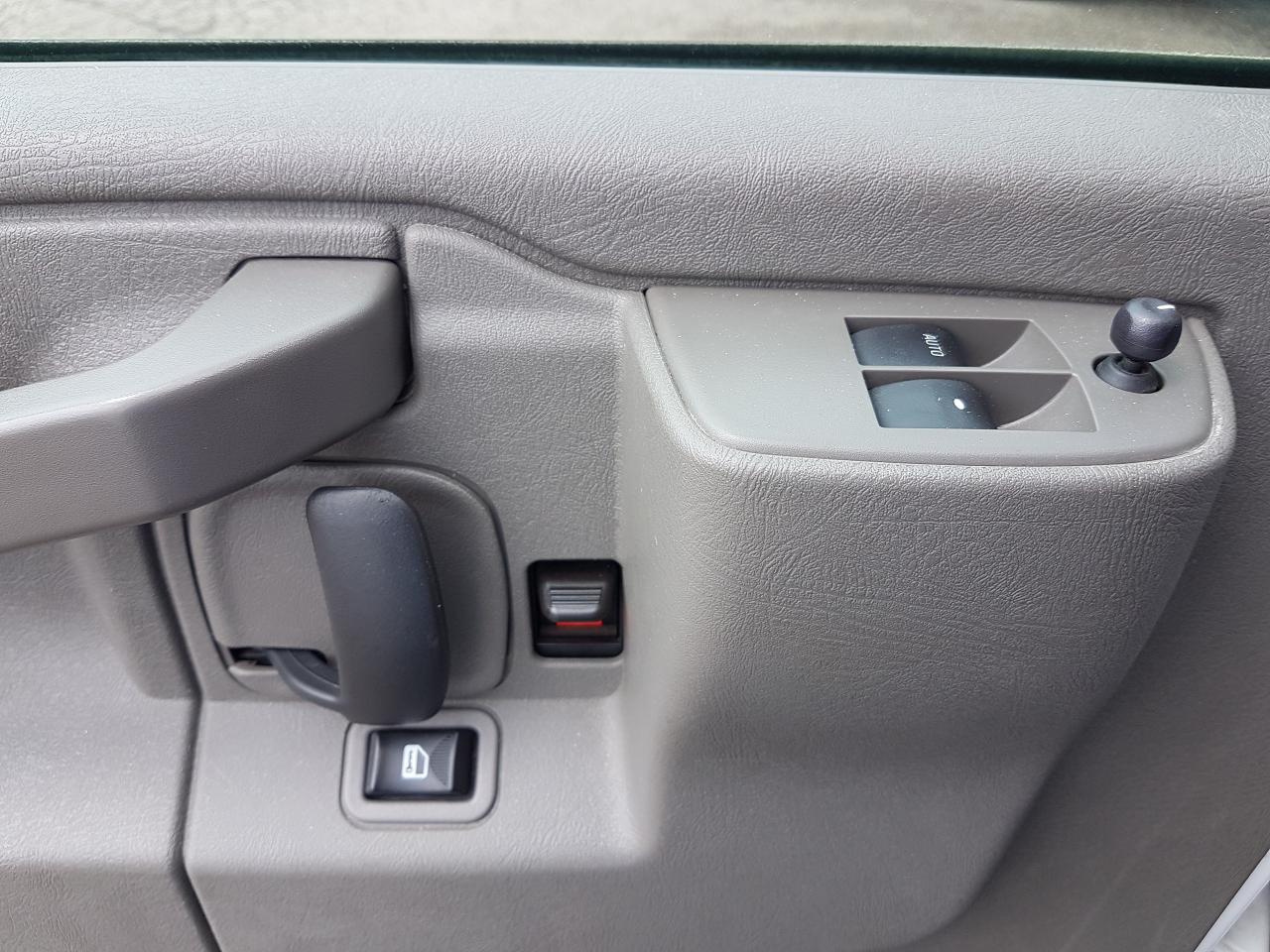 2023 Chevrolet Express 2500 Cargo 135" Photo